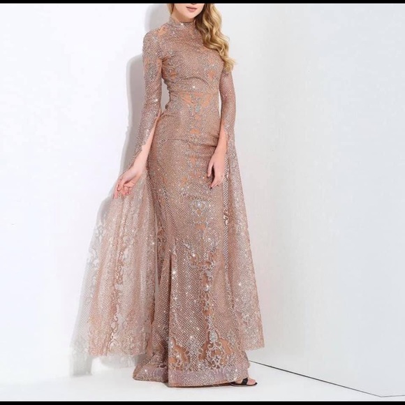 Dress - Picture 2 of 4